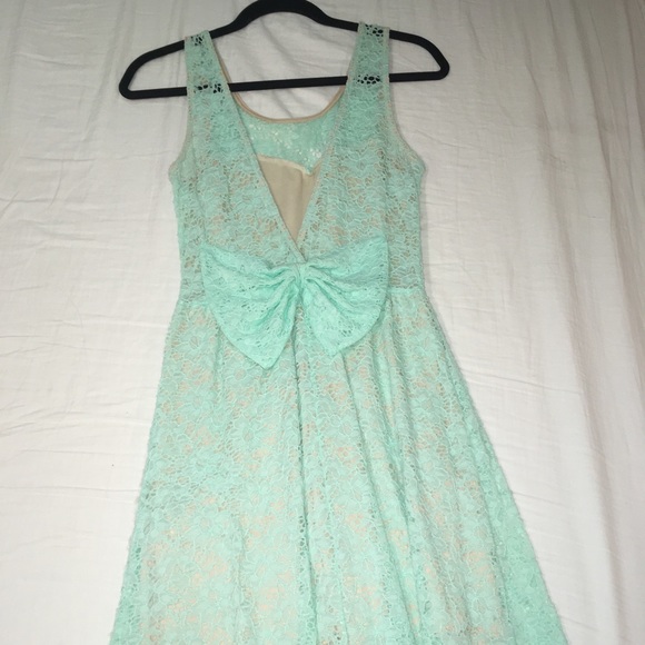 Girly summer dress from cute boutique in Georgia - Picture 2 of 4